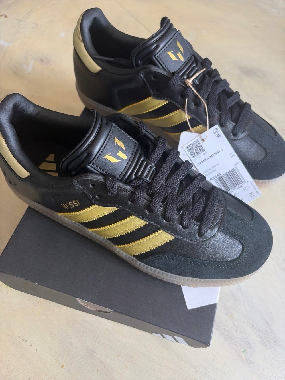 Adidas Samba x Messi J Black/Gold Metallic/Gum Big Kid's  Juniors JR6349 Size 5 - Picture 2 of 9
